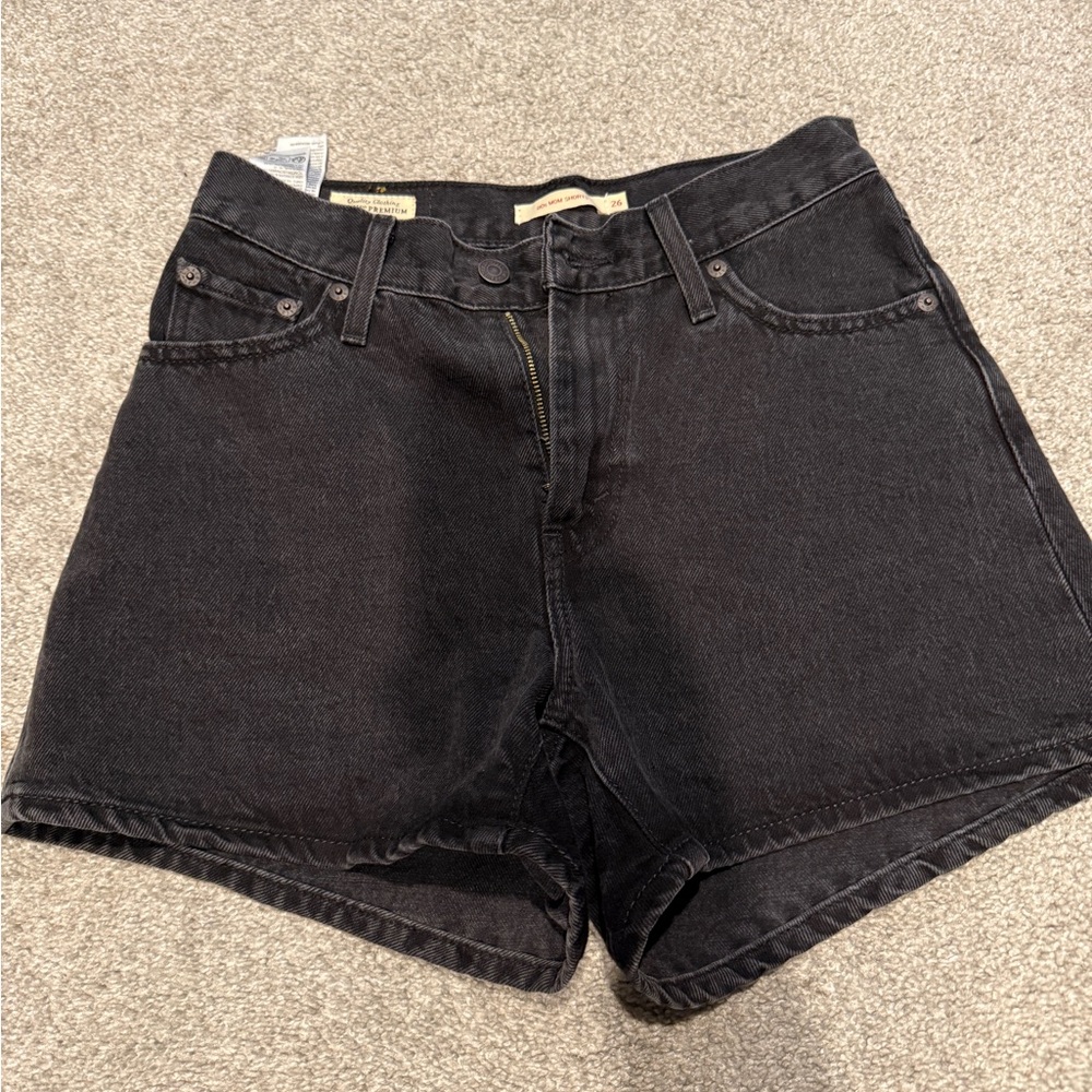 Levi’s 80s Mom Black Shorts